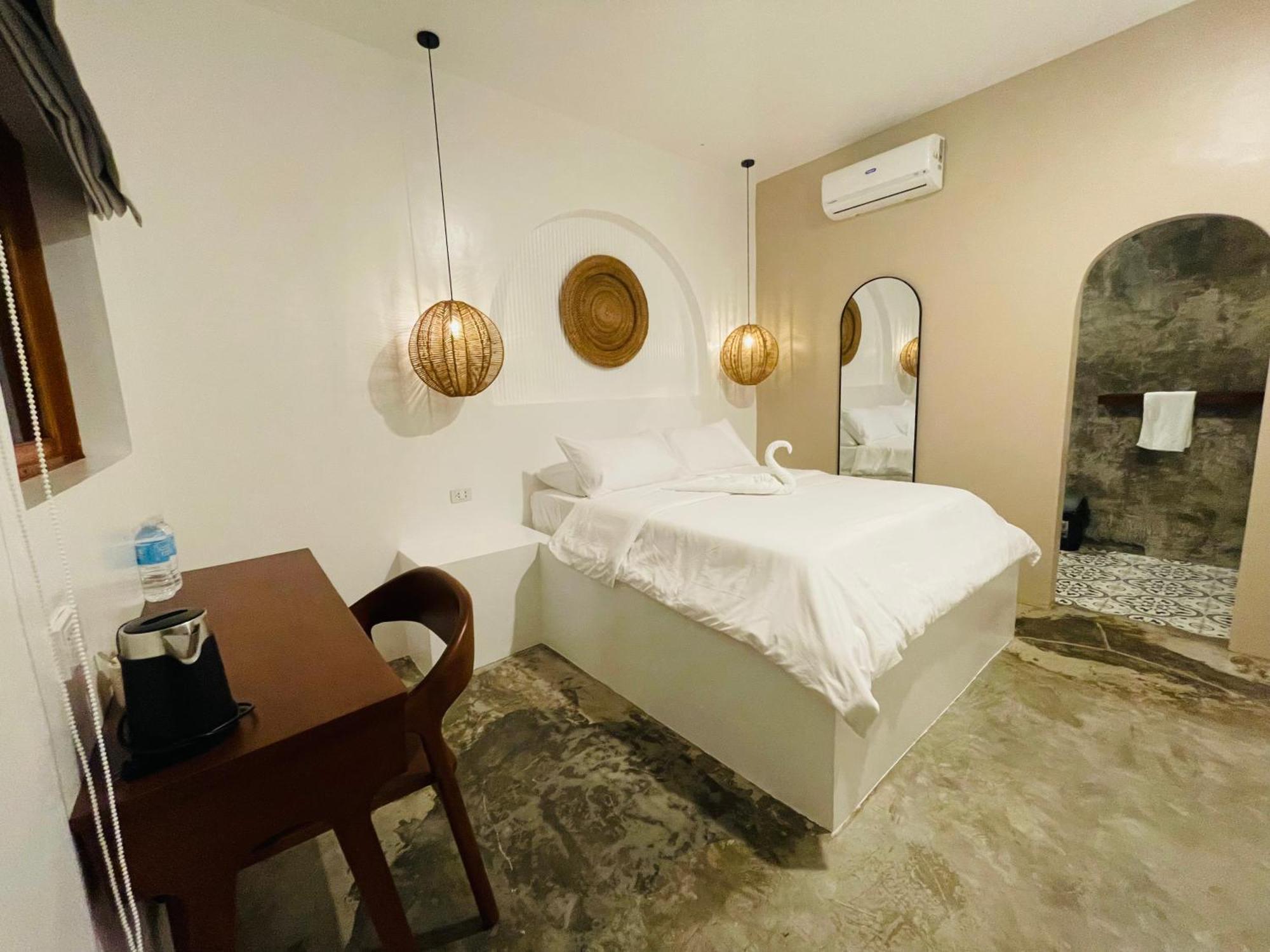 Maayong Hostel (Adults Only) Moalboal Bagian luar foto