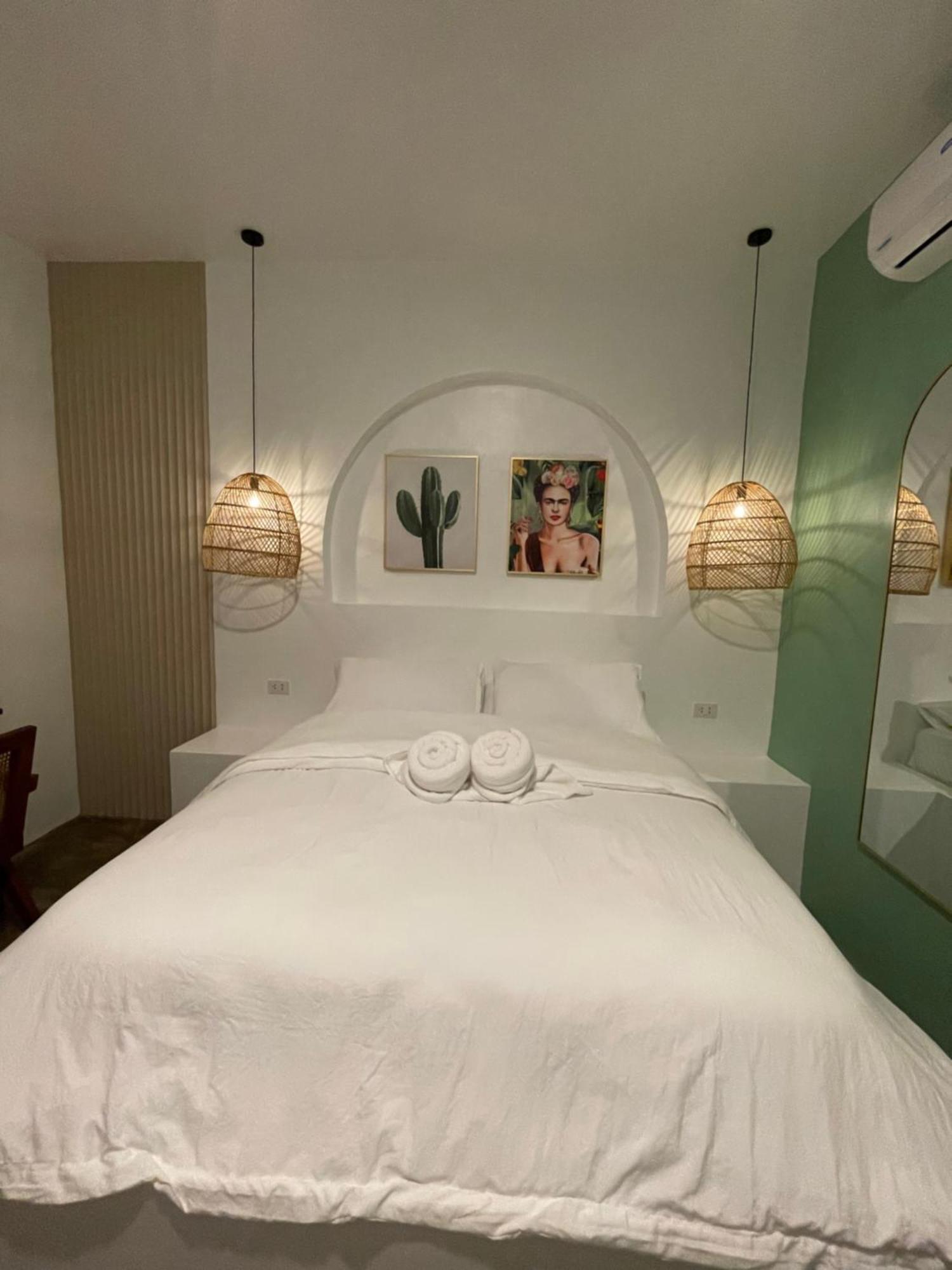 Maayong Hostel (Adults Only) Moalboal Bagian luar foto