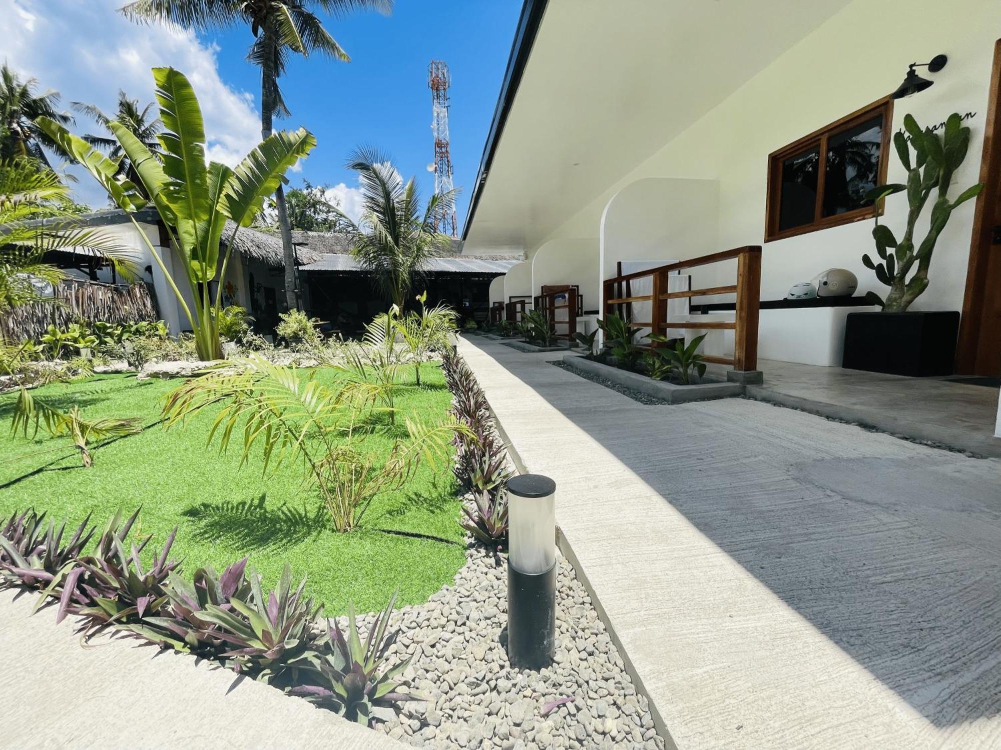Maayong Hostel (Adults Only) Moalboal Bagian luar foto