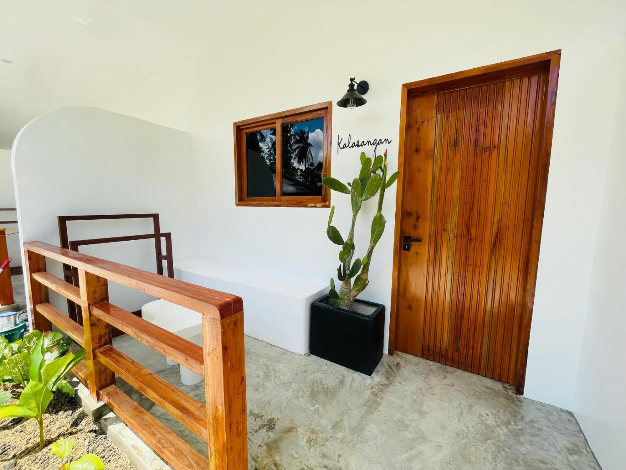 Maayong Hostel (Adults Only) Moalboal Bagian luar foto