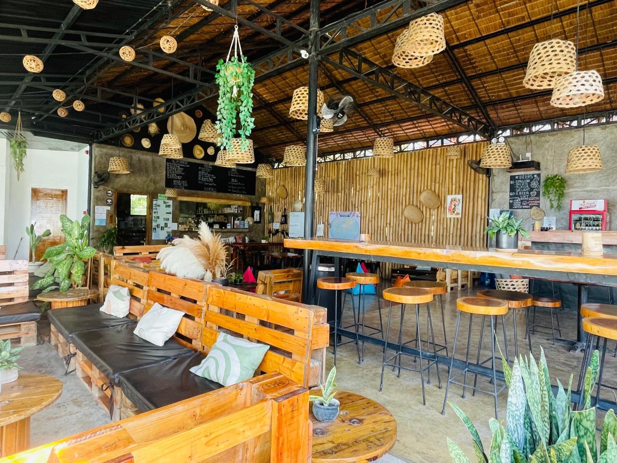 Maayong Hostel (Adults Only) Moalboal Bagian luar foto