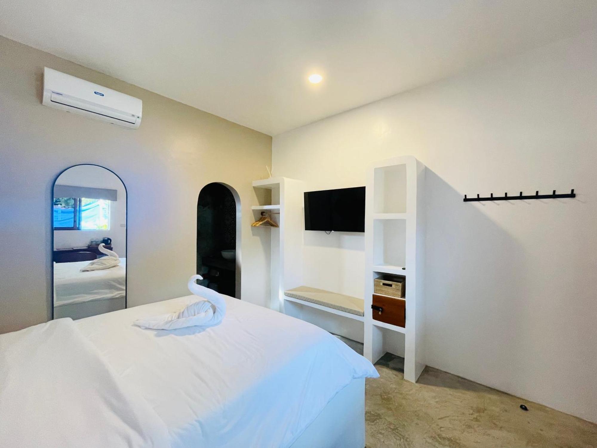 Maayong Hostel (Adults Only) Moalboal Bagian luar foto