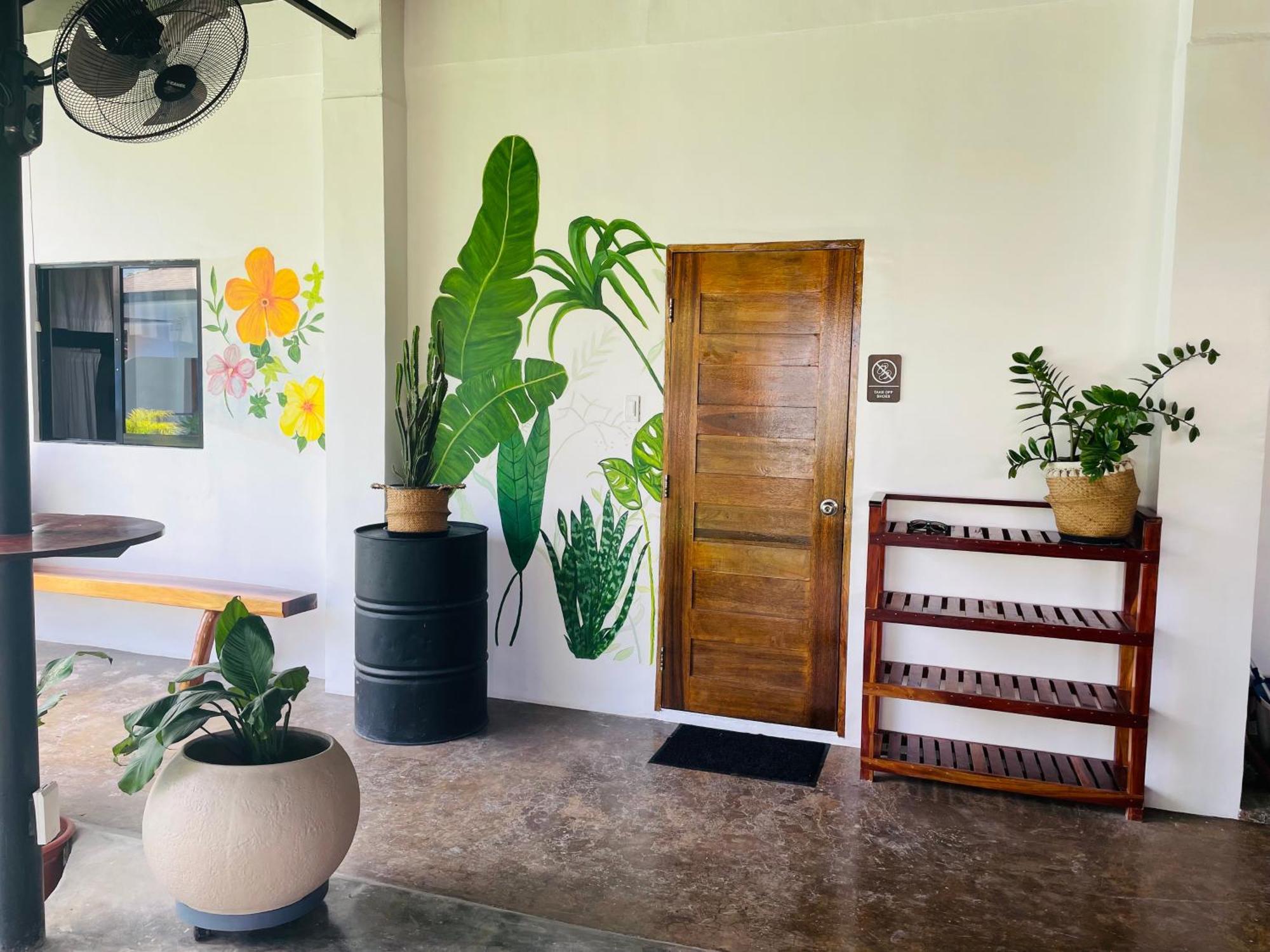 Maayong Hostel (Adults Only) Moalboal Bagian luar foto