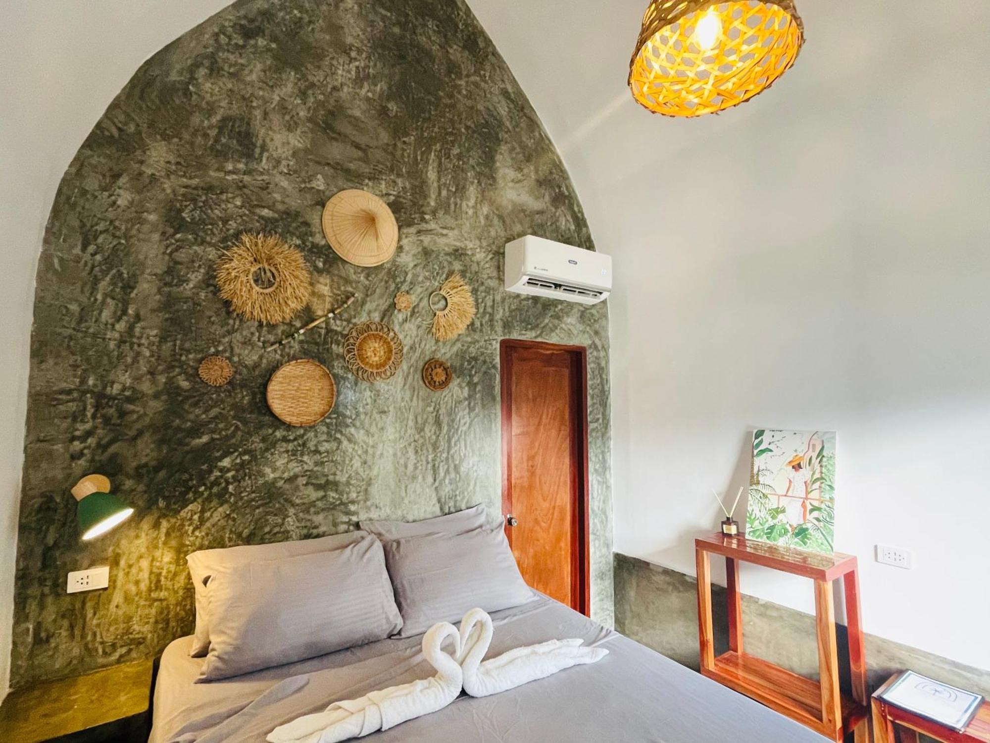 Maayong Hostel (Adults Only) Moalboal Bagian luar foto