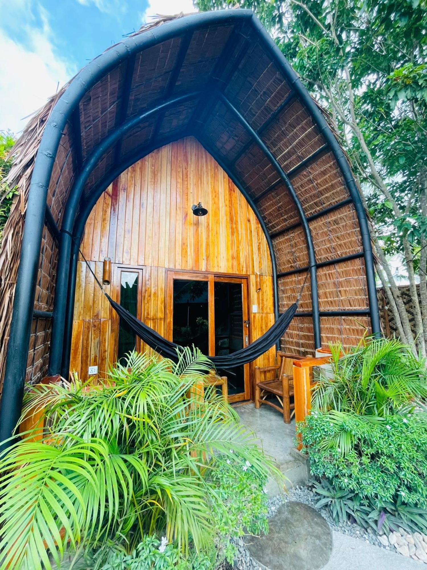 Maayong Hostel (Adults Only) Moalboal Bagian luar foto